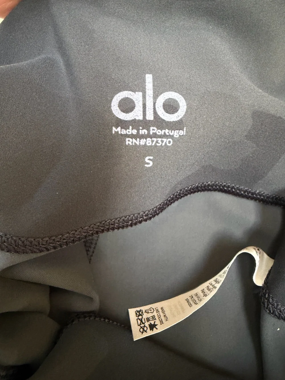 ALO Yoga High Waist Vapor Leggings in Black Camo | Size Small